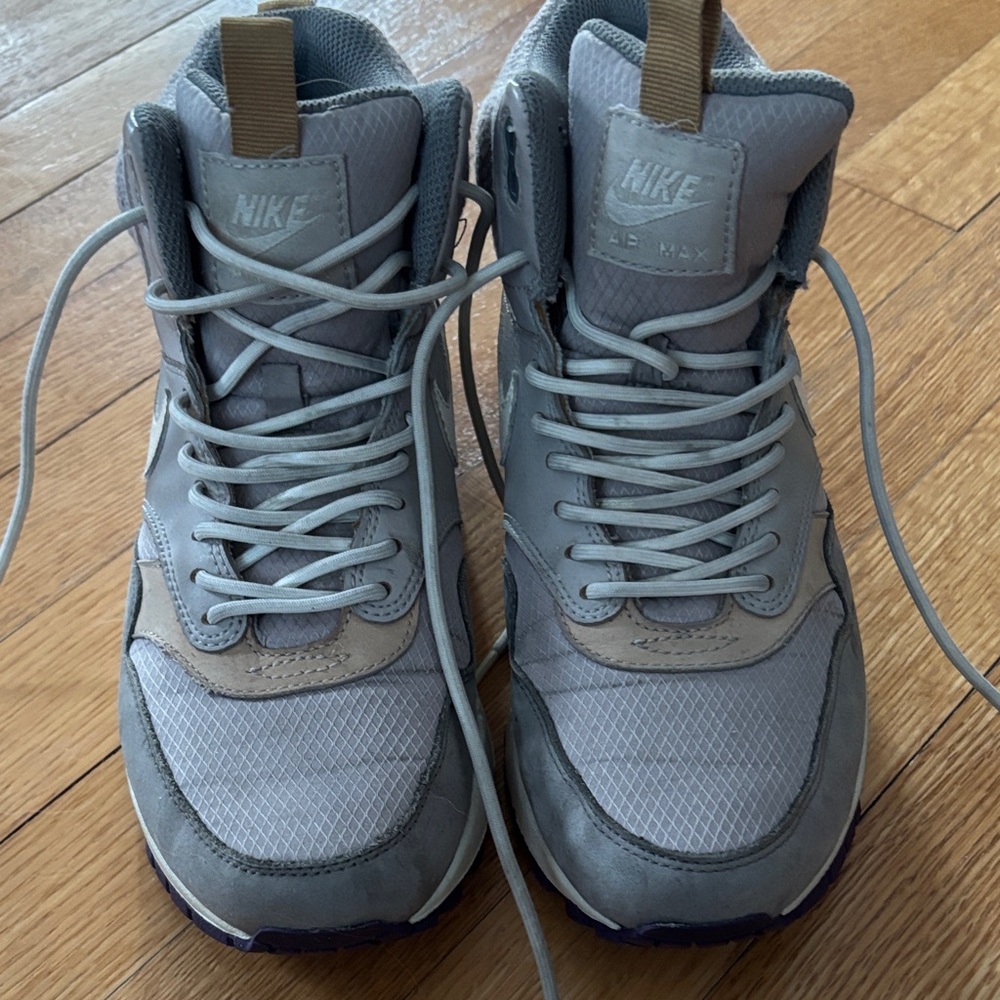 Good used cond Nike Air Max Gray Tan high top waterproof Sneakers Sz 7